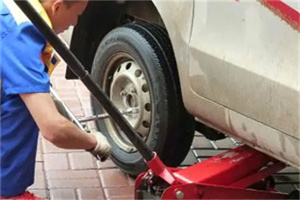 鹤山区附近拖车24小时服务热线电话